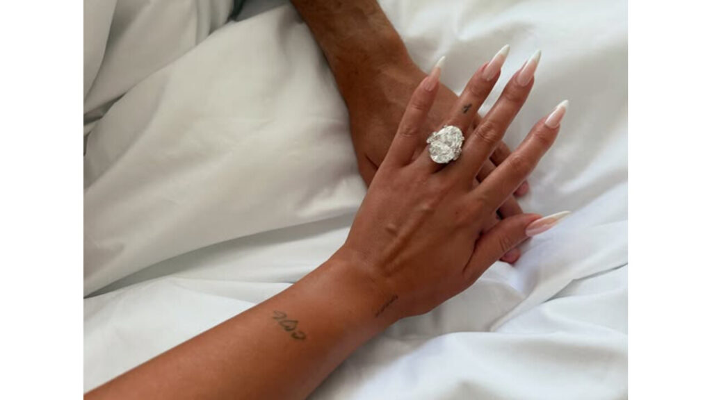 Ronaldo and Georgina's engagement ring.