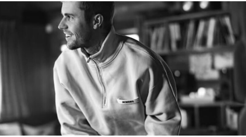 Justin Bieber smiling.