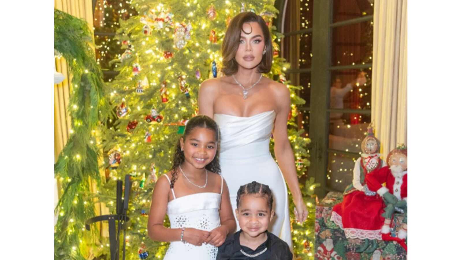 Khloe Kardashian with her kids on Christmas.