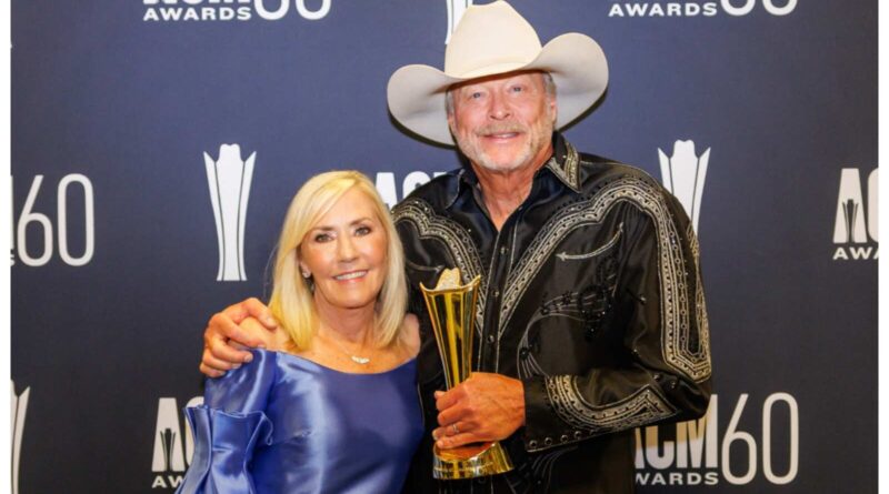 Country music couple Alan and Denise Jackson.